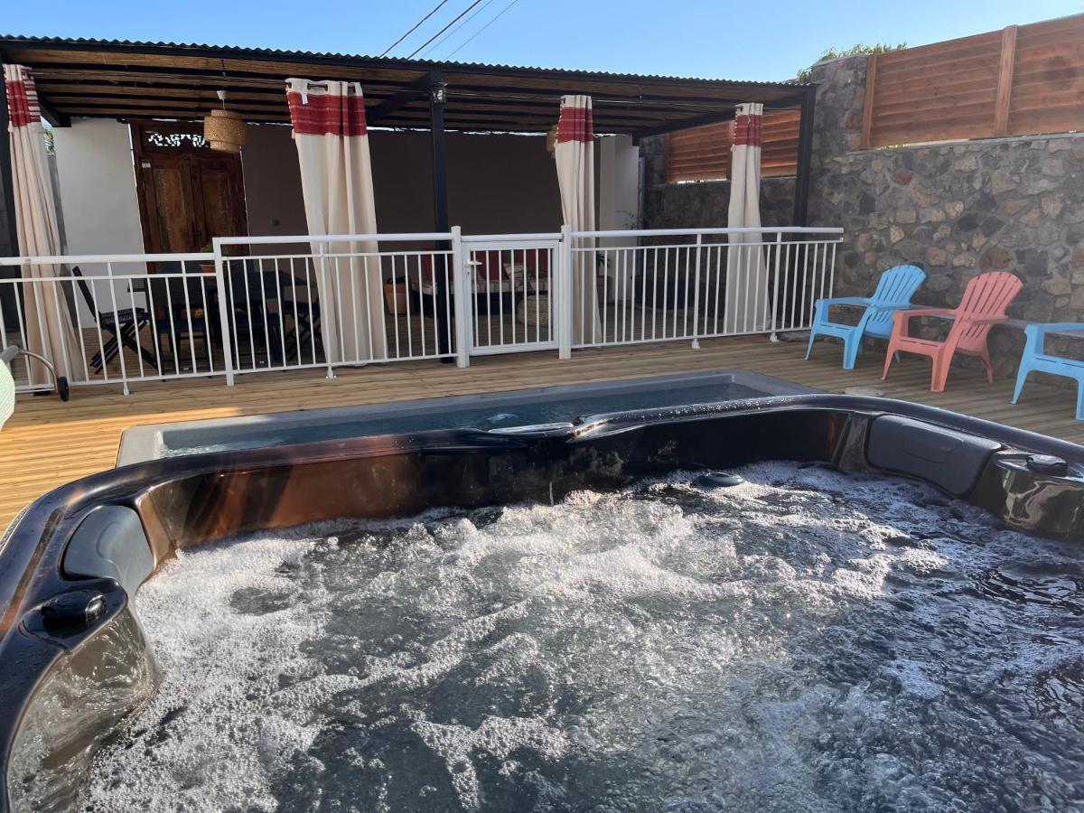 La Casita Creole Villa Avec Piscine Et Jacuzzi سانت بيير المظهر الخارجي الصورة